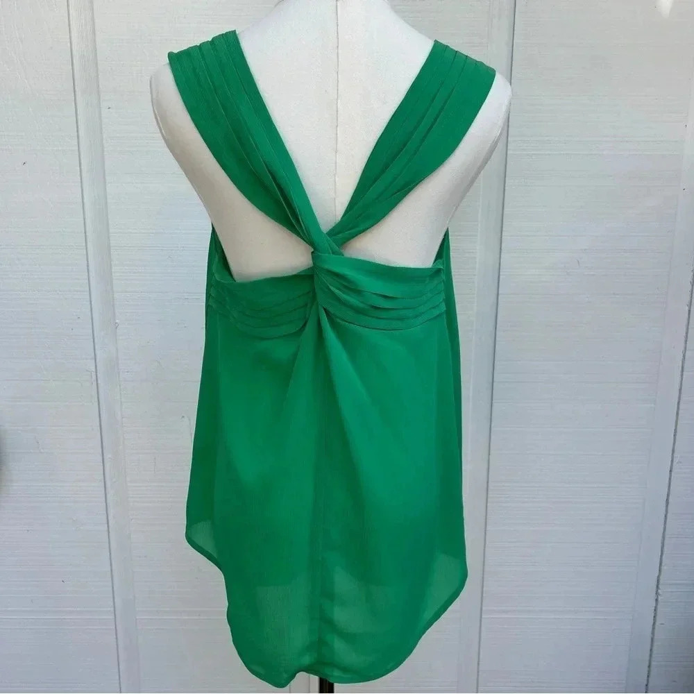 Womenโs Green Chiffon Flowy Cross Knot Back Sleeveless Blouse Tank Top / Sizeโ M